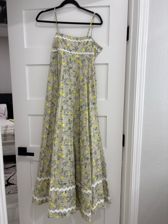 Petal & Pup Dresses & Skirts - Petal & Pup Maxi Dress. Size 6